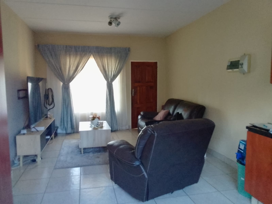 2 Bedroom Property for Sale in Waterval East North West